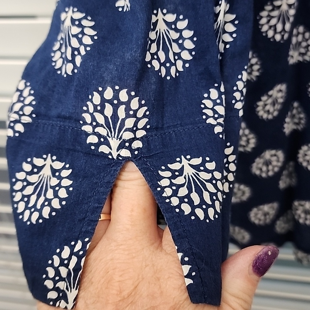 Talbots Blue & White Embroidered Lightweight Floral Blouse Size XL - Picture 4 of 8